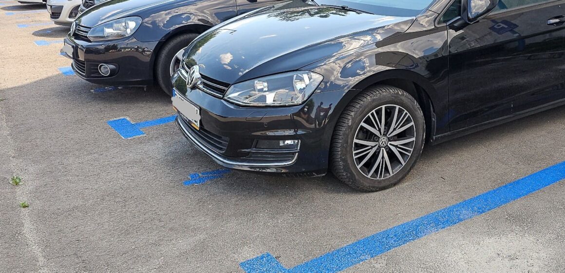 Primăria Brașov a pus în dezbatere publică noul regulament pentru parcările rezidențiale