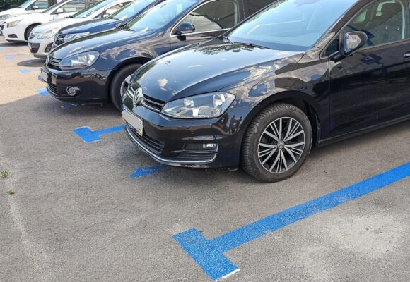 Primăria Brașov a pus în dezbatere publică noul regulament pentru parcările rezidențiale