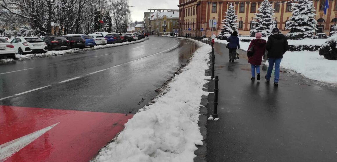 Iarna ne arată problemele străzilor Brașovului