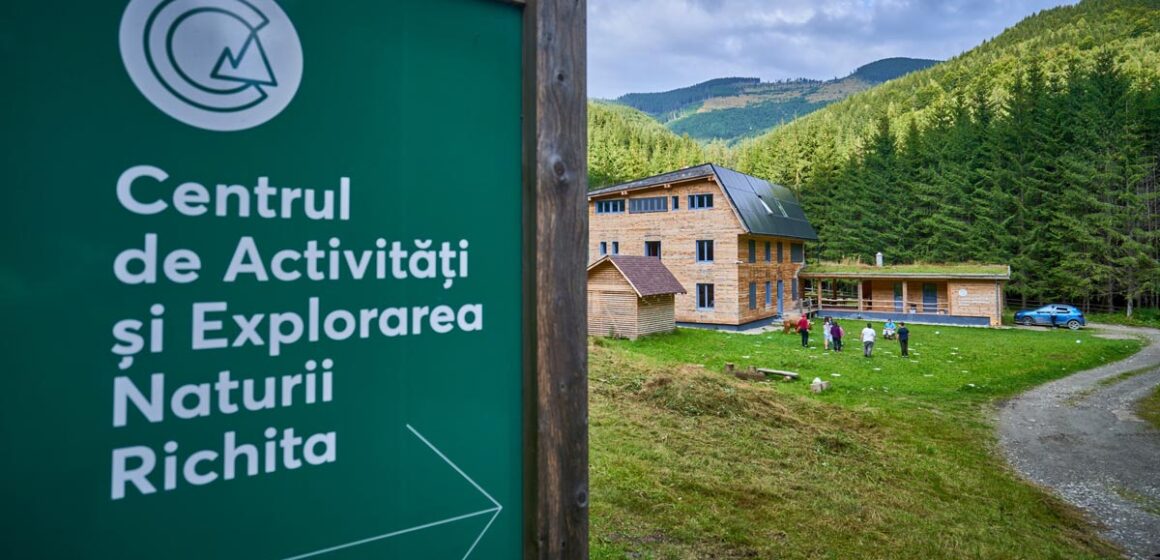 Natura devine sală de clasă pentru peste 500 de elevi din Argeș, Brașov și Sibiu Natura devine sală de clasă pentru peste 500 de elevi din Argeș, Brașov și Sibiu