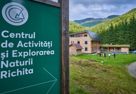 Natura devine sală de clasă pentru peste 500 de elevi din Argeș, Brașov și Sibiu Natura devine sală de clasă pentru peste 500 de elevi din Argeș, Brașov și Sibiu