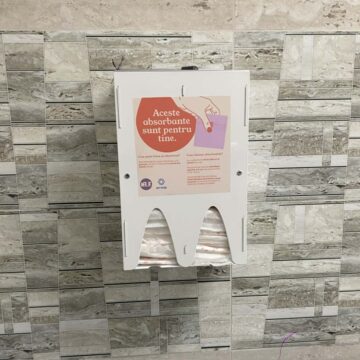 10 dispensere, 3000 de absorbante, în trei unități de învățământ din Brașov