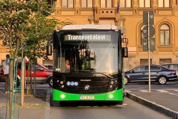 Începând de luni, 02 martie 2026, în Municipiul Brașov va deveni operațională linia de transport elevi TE 16