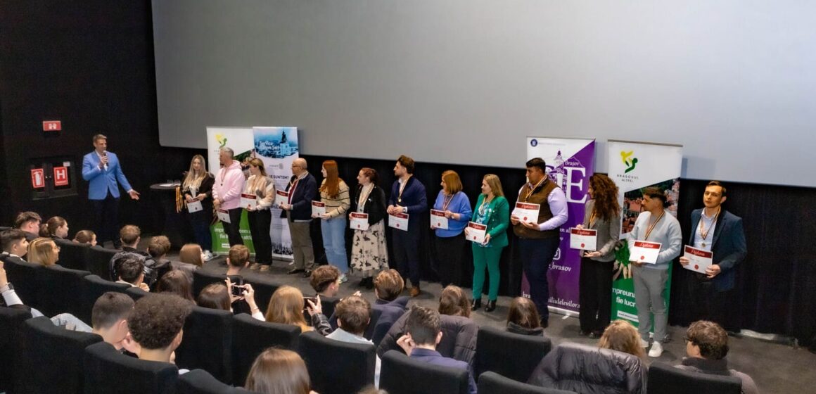 Cine sunt profesorii care au câștigat ediția 2026 a proiectului „Profesori Altfel”