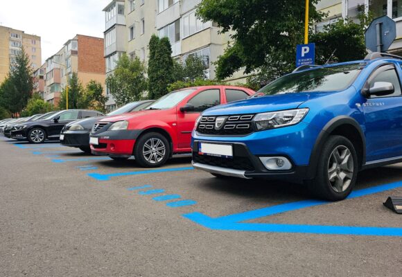 Primăria Brașov prezintă o listă de 76 de propuneri pentru Regulamentul de atribuire şi folosire a locurilor de parcare de reşedinţă și organizează o dezbatere publică în 24 martie Primăria Brașov prezintă o listă de 76 de propuneri pentru Regulamentul de atribuire şi folosire a locurilor de parcare de reşedinţă și organizează o dezbatere publică în 24 martie