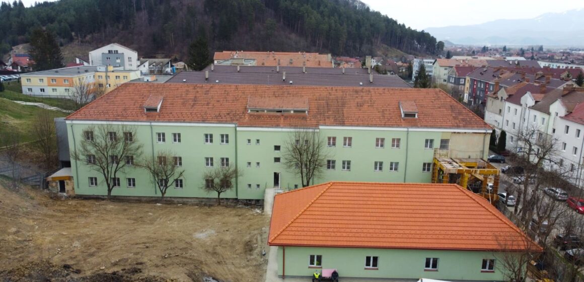 Stadiul lucrărilor de renovare energetică a Secţiei de Psihiatrie Zărneşti Stadiul lucrărilor de renovare energetică a Secţiei de Psihiatrie Zărneşti