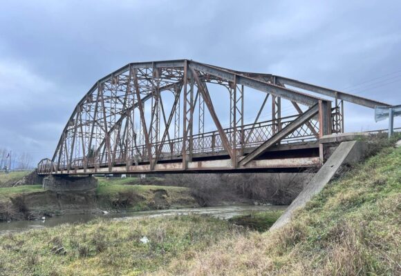 Consiliul Județean Brașov reia licitația pentru lucrările de construire a unui nou pod în satul Podu Olt