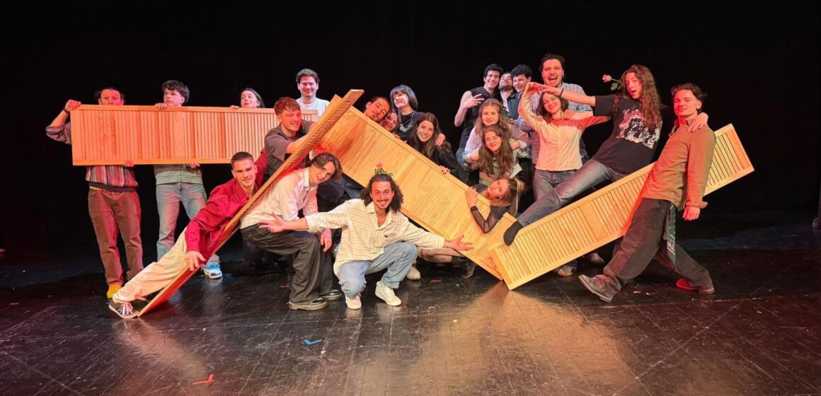 Trupa Amprente urcă pe scena Teatrului Sică Alexandrescu cu piesa „Ajunge”