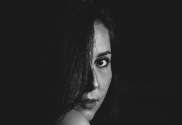 CVLTARTES propune o selecție de poeme semnate de Diana Boariu