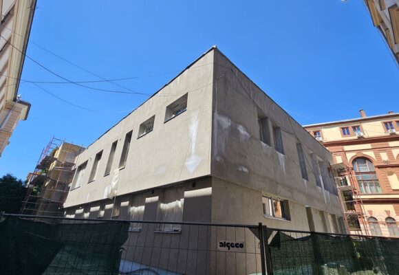 Fosta cantină din vecinătatea Palatului Administrativ Brașov ar putea fi gata la finalul lunii iunie Fosta cantină din vecinătatea Palatului Administrativ Brașov ar putea fi gata la finalul lunii iunie