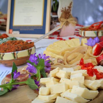 Fundația Conservation Carpathia a lansat harta Punctelor Gastronomice Locale din sudul Munților Făgăraș