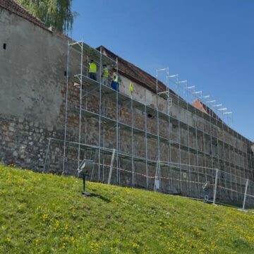 Primăria Brașov a început lucrările de reparații și punere în siguranță la Cetățuia