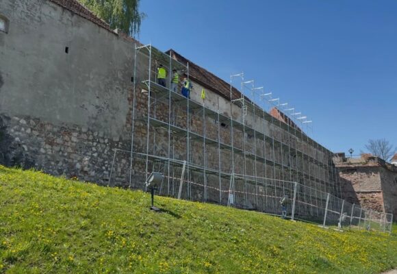 Primăria Brașov a început lucrările de reparații și punere în siguranță la Cetățuia