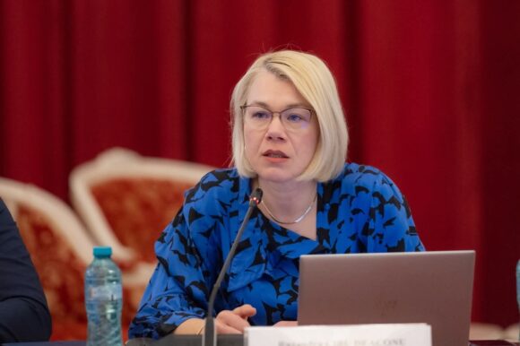 Proiect de lege USR: femeile însărcinate să aibă drept la însoțitor în maternitate pe durata nașterii