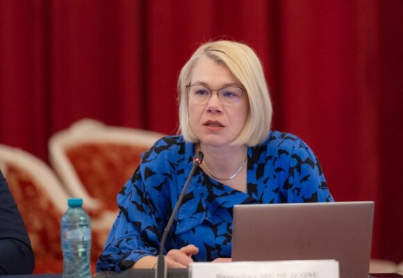 Proiect de lege USR: femeile însărcinate să aibă drept la însoțitor în maternitate pe durata nașterii