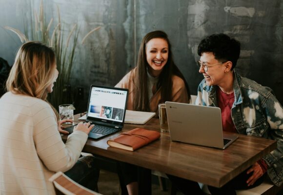 România lansează FIT EDIH 2.0: un nou Hub European de Inovare Digitală pentru accelerarea adopției inteligenței artificiale în Regiunea Centru