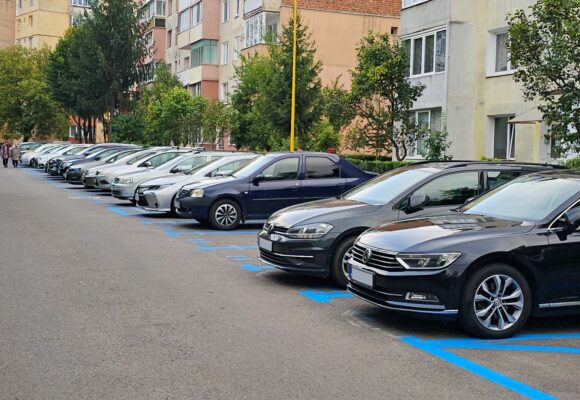 Consiliul Local Brașov a aprobat noul regulament pentru parcările rezidențiale