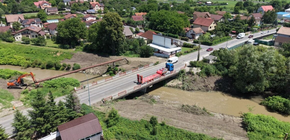 Au început lucrările de reabilitare a podului de peste Ghimbășel, pe str. Plugarilor