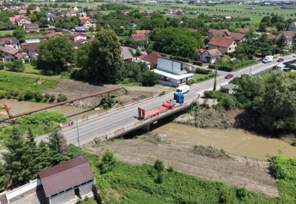 Au început lucrările de reabilitare a podului de peste Ghimbășel, pe str. Plugarilor