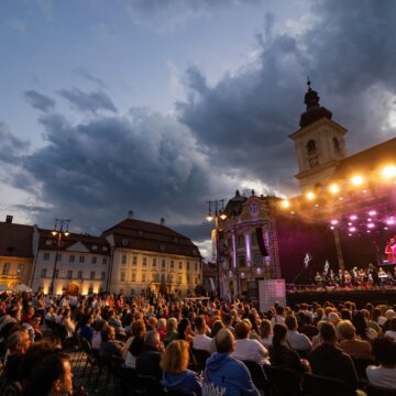 Festivalul Classics for Pleasure: cinci zile în care muzica clasică a adus împreună mari artiști, tineri muzicieni și mii de spectatori la Sibiu Festivalul Classics for Pleasure: cinci zile în care muzica clasică a adus împreună mari artiști, tineri muzicieni și mii de spectatori la Sibiu