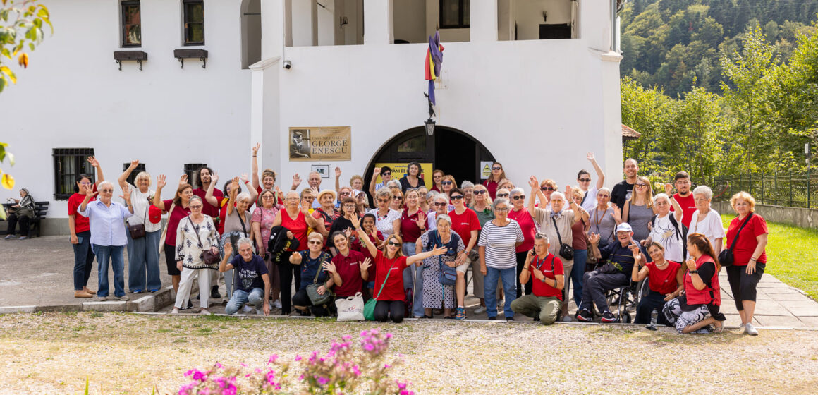 Peste 300.000 de vârstnici din orașele României nu au mai ieșit din oraș de mai bine de 5 ani. Seniorii singuri din Brașov vor participa vara aceasta la excursii organizate de Asociația Niciodată Singur