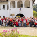 Peste 300.000 de vârstnici din orașele României nu au mai ieșit din oraș de mai bine de 5 ani. Seniorii singuri din Brașov vor participa vara aceasta la excursii organizate de Asociația Niciodată Singur