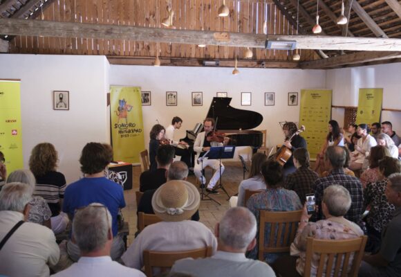 Festivalul SoNoRo Musikland revine în satele de pe Colinele Transilvaniei și ajunge pentru prima dată în Poiana Brașov Festivalul SoNoRo Musikland revine în satele de pe Colinele Transilvaniei și ajunge pentru prima dată în Poiana Brașov