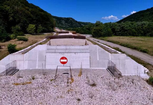Asociația Pro Infrastructură | Întârzieri foarte mari în contractul pe cei 22,34 kilometri dintre Gurasada și Ilteu