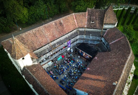 Festivalul de Film și Istorii începe în primul weekend cu Alina Manole, Radu Almășan și Romanian Youth Jazz Orchestra