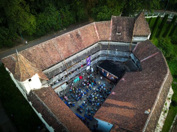Festivalul de Film și Istorii începe în primul weekend cu Alina Manole, Radu Almășan și Romanian Youth Jazz Orchestra