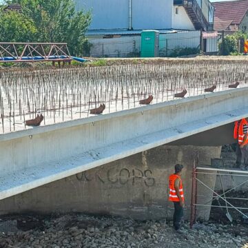 Reabilitarea podului de pe str. Plugarilor a ajuns la o execuție de 60%, anunță Primăria Brașov