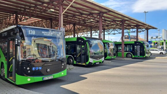 RATBV a revenit la programul obișnuit de circulație pe linia metropolitană 130, Brașov – Râșnov