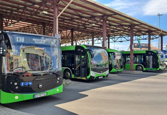 RATBV a revenit la programul obișnuit de circulație pe linia metropolitană 130, Brașov – Râșnov