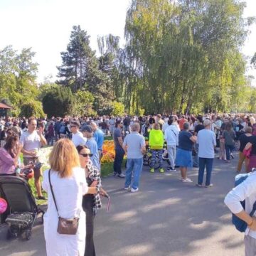 Protest împotriva parcării Titulescu | Brașovenii cer Primăriei renunțarea definitivă la parcare