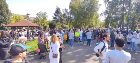 Protest împotriva parcării Titulescu | Brașovenii cer Primăriei renunțarea definitivă la parcare