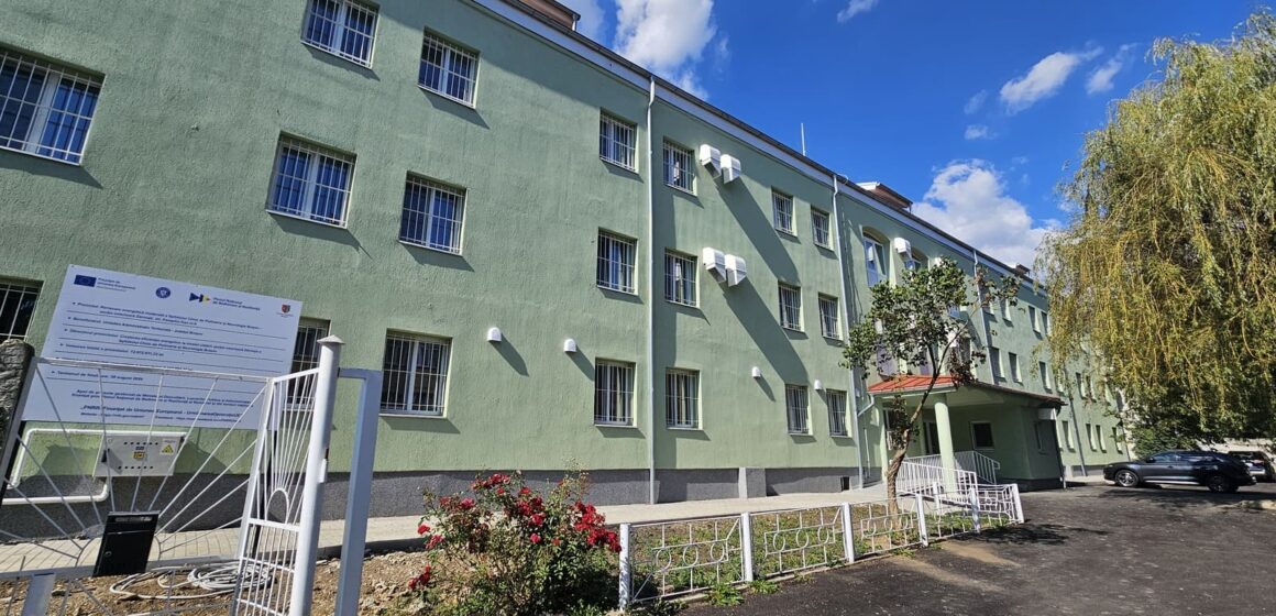 Consiliul Județean Brașov anunță finalizarea lucrărilor de renovare energetică a Spitalului Clinic de Psihiatrie și Neurologie Brașov – Secția exterioară Zărnești Consiliul Județean Brașov anunță finalizarea lucrărilor de renovare energetică a Spitalului Clinic de Psihiatrie și Neurologie Brașov – Secția exterioară Zărnești