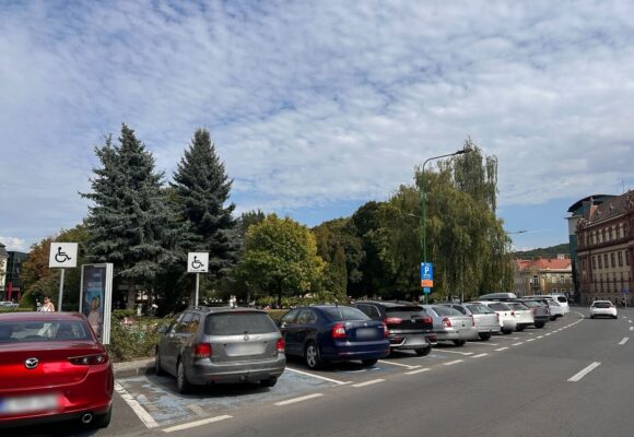 Primăria Brașov a pus în dezbatere publică proiectul noului Regulament pentru parcările publice