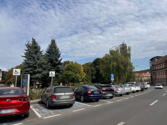 Primăria Brașov a pus în dezbatere publică proiectul noului Regulament pentru parcările publice