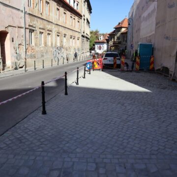 Primăria Brașov lărgește un trotuar pe strada Grigoraș Dinicu