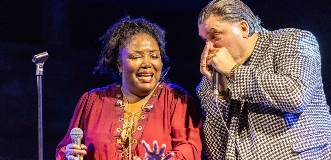 Transilvania Blues Festival a încheiat cea de-a VIII-a ediție la Brașov: trei zile de blues, premiere internaționale și o călătorie de la Murnau la Blüesferatü Transilvania Blues Festival a încheiat cea de-a VIII-a ediție la Brașov: trei zile de blues, premiere internaționale și o călătorie de la Murnau la Blüesferatü